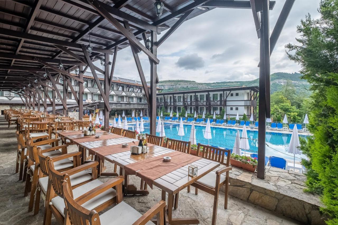 Park Hotel Asenevtsi Veliko Tŭrnovo Exterior photo