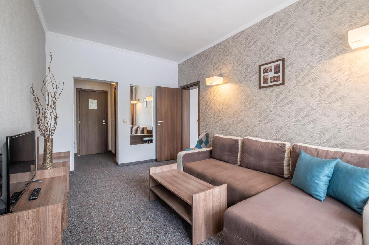 Park Hotel Asenevtsi Veliko Tŭrnovo Exterior photo