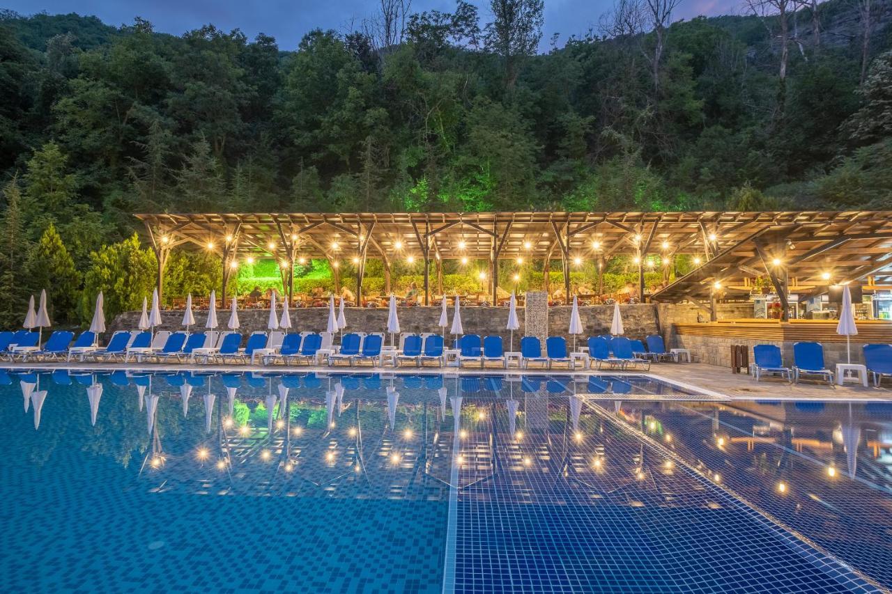 Park Hotel Asenevtsi Veliko Tŭrnovo Exterior photo