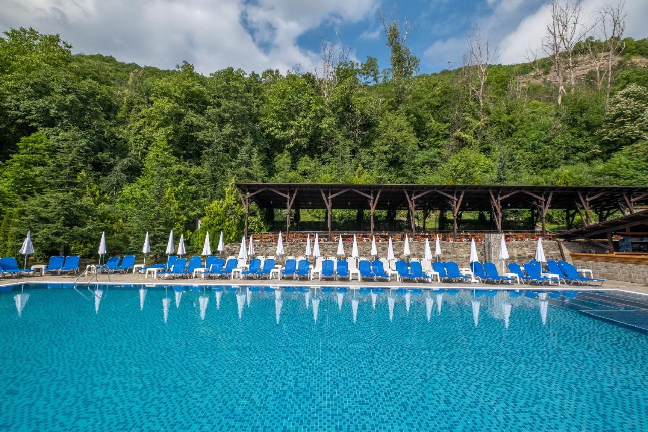 Park Hotel Asenevtsi Veliko Tŭrnovo Exterior photo