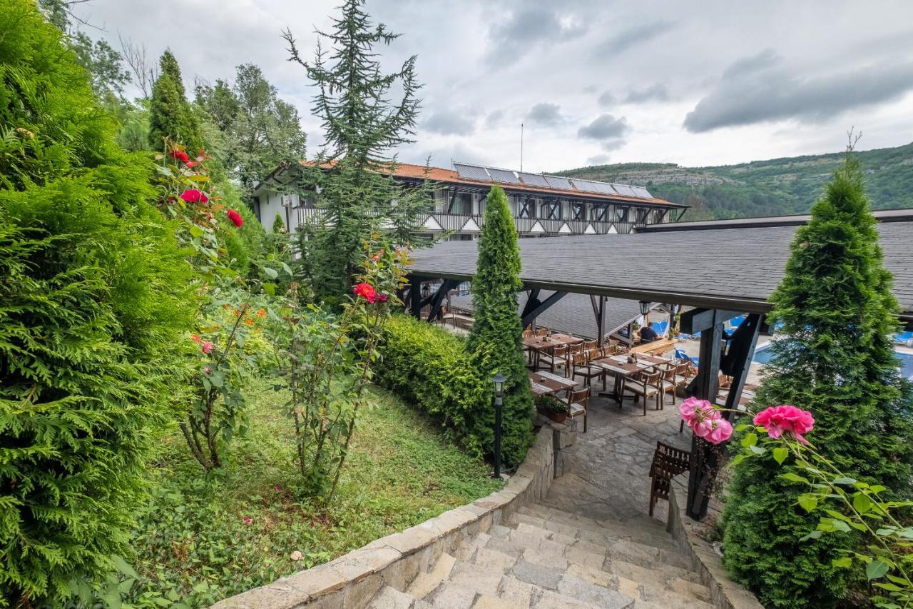 Park Hotel Asenevtsi Veliko Tŭrnovo Exterior photo